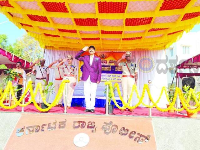 ಪೊಲೀಸ್ ಧ್ವಜ ದಿನಾಚರಣೆಯಲ್ಲಿ ಸಲೀಮ ಪಾಶ ಅಭಿಪ್ರಾಯ : ಪೊಲೀಸರ ಕರ್ತವ್ಯ, ಶೌರ್ಯ, ತ್ಯಾಗ ಮತ್ತು ನಂಬಿಕೆಯ ಪ್ರತೀಕ  