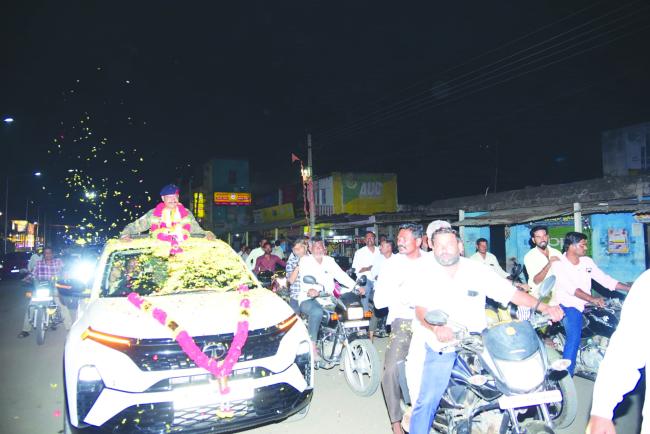 ತವರಿಗೆ ಮರಳಿದ ಸೈನಿಕನಿಗೆ ಅದ್ದೂರಿ ಸ್ವಾಗತ 