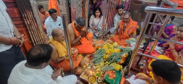 ಯಲ್ಲಮ್ಮನಗುಡ್ಡದಲ್ಲಿ ಯಲ್ಲಮ್ಮ ದೇವಿಗೆ ಕಂಕಣ ಮಂಗಳಸೋತ್ರ ಧಾರಣೋತ್ಸವ 