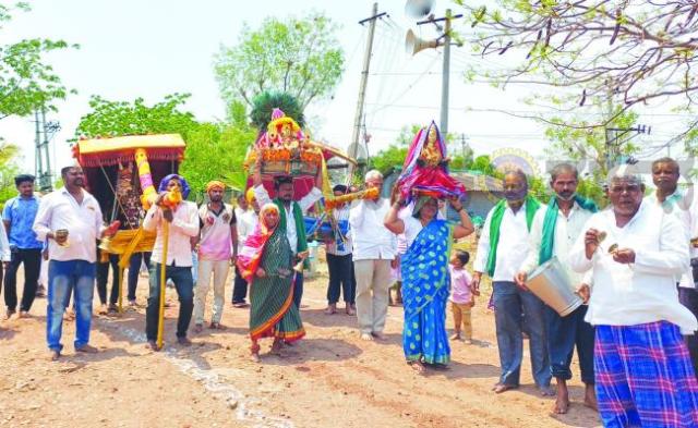 ನ್ಯೂಸ್ ಫೈಲ್ಹಂದಿಗುಂದ ಶ್ರೀ ಸಿದ್ದಾರೂಢ ಮಠದಲ್ಲಿ 18ನೇ ವರ್ಷದ ಪಾರಮಾರ್ಥಿಕ ಮಹೋತ್ಸವ ಸಂಪನ್ನ