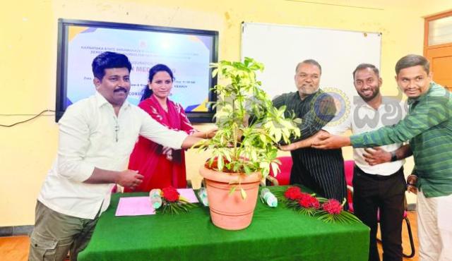 ಜ್ಞಾನ-ಪರಿಜ್ಞಾನ ಇದ್ದಾಗ ಮಾತ್ರ ಪತ್ರಕರ್ತ ಯಶಸ್ಸು ಗಳಿಸಲು ಸಾಧ್ಯ: ಸಂತೋಷ ಚಿನಗುಡಿ 