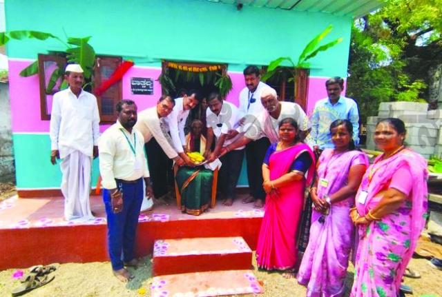 ಶ್ರೀಕ್ಷೇತ್ರ ಧರ್ಮಸ್ಥಳ ಸಂಸ್ಥೆಯಿಂದ ಕಾಸಿನಕುಂಟೆ, ಕಾಳಗಿ ಗ್ರಾಮದ ಫಲಾನುಭವಿಗಳಿಗೆ ’ವಾತ್ಸಲ್ಯ ಮನೆ’ ಹಸ್ತಾಂತರ