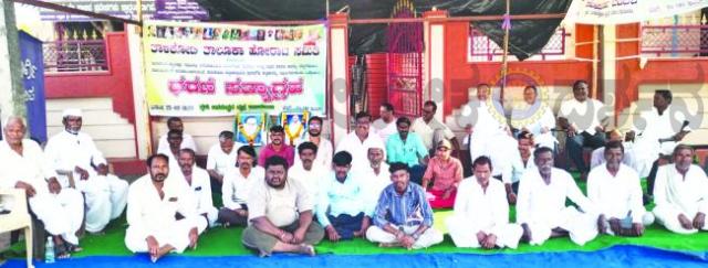 ತಾಳಿಕೋಟಿ ಹೋರಾಟ ಸಮಿತಿಯಿಂದ ಉಗ್ರ ಹೋರಾಟದ ಎಚ್ಚರಿಕೆ. 39 ನೇ ದಿನಕ್ಕೆ ಮುಂದುವರೆದ ಧರಣಿ 