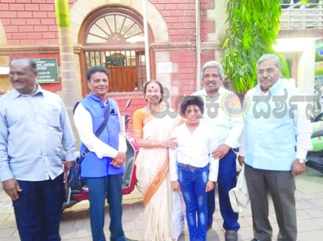 ಡಾ. ಹೇಮಾ ಪಟ್ಟಣಶೆಟ್ಟಿ ಭೇಟಿ ಮಾಡಿದ ಹೊರಕೇರಿ ಮಾಸ್ತರ ಶಿಕ್ಷಣ ಸಮಿತಿ