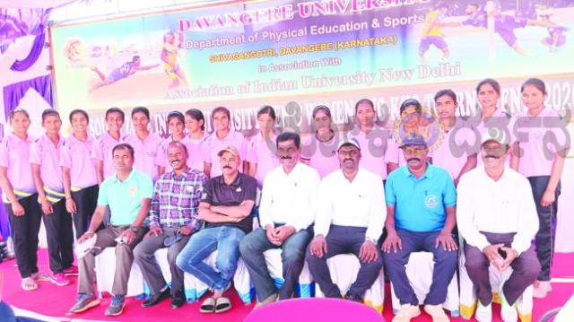 ಪ್ರಿ ಕ್ವಾರ್ಟರ್ ಫೈನಲ್ ತಲುಪಿದ ಮಹಿಳಾ ವಿವಿ ಖೋಖೋ ತಂಡ 