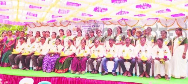 ಶಿಕ್ಷಕರು ವಿದ್ಯಾರ್ಥಿಗಳಿಗೆ ಶಿಕ್ಷಣ ಜೊತೆಗೆ ಸಂಸ್ಕಾರವನ್ನು ನೀಡಿದಾಗ ಮಾತ್ರ ಉಜ್ವಲ ಭವಿಷ್ಯ ರೂಪಿಸಿಕೊಳ್ಳಲು ಸಾಧ್ಯ : ಎಸ್‌.ಎಸ್‌.ಖೇಮಲಾಪುರೆ