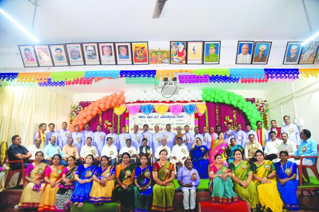 ಕುಟುಂಬ, ಸ್ನೇಹ ಎರಡು ಅವಿನಾಭಾವ ಸಂಬಂಧ ಹೊಂದಿವೆ: ಪ್ರೋ.ವಾಯ್‌.ಎಮ್ ಯಾಕೊಳ್ಳಿ 