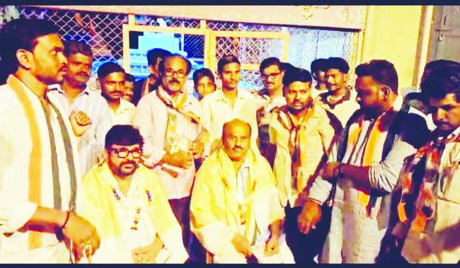   ಬಾಗಲಕೋಟಿ 8 ನೇ ವಾರ್ಡಿನ ನಾಗರೀಕರಿಂದ ಬಿ ಬಿ ಅಸೂಟಿ, ವಿನಯ ಕುಲಕರ್ಣಿಯವರಿಗೆ ಸನ್ಮಾನ 