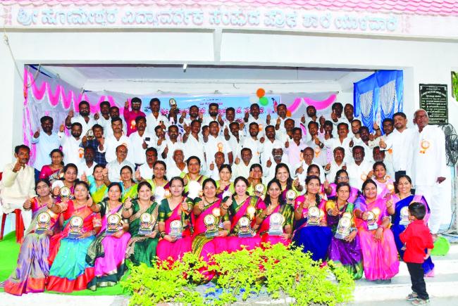 ಯಾಳವಾರ ಎಸ್‌ಎಸ್ವಿವಿಎಸ್ ಪ್ರೌಢಶಾಲೆಯಲ್ಲಿ ಗುರುವಂದನಾ, ಸ್ನೇಹ ಸಮ್ಮಿಲನ ಕಾರ್ಯಕ್ರಮ 