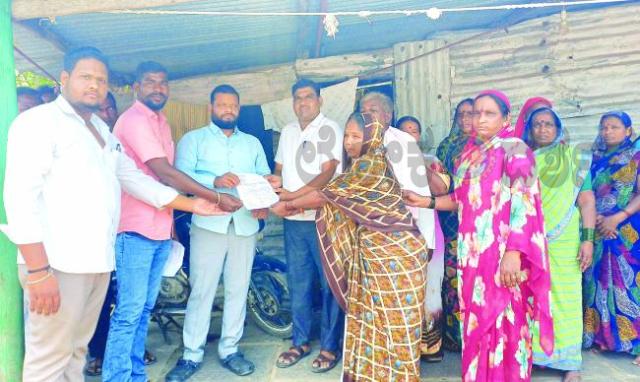 ಎಸ್ಸಿ ಎಸ್ಟಿ, ಇತರೆ ಹಿಂದುಳಿದ ಬಡ ಜನರಿಗೆ ಉತಾರ ನೀಡಬೇಕು: ಡಿಎಸ್‌ಎಸ್ ಮುಖಂಡ ಚಿನ್ನಪ್ಪ ಗಗ್ಗರಿ ಆಗ್ರಹ