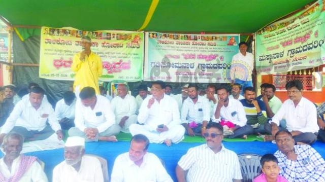 ತಾಳಿಕೋಟೆ ಪ್ರಜಾಸೌಧ ಸ್ಥಳ ವಿವಾದ: 43ನೇ ದಿನಕ್ಕೆ ಕಾಲಿಟ್ಟ ಧರಣಿ ಸತ್ಯಾಗ್ರಹ