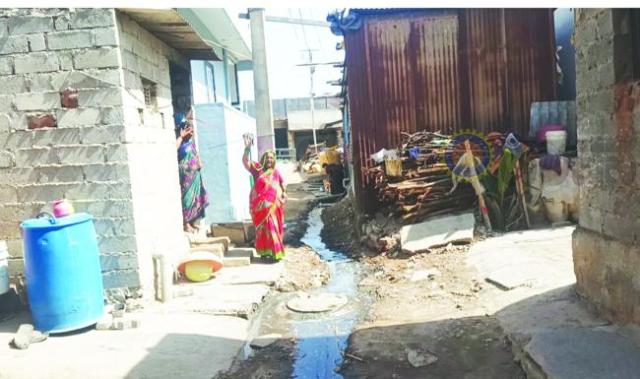 ಇದು ರಸ್ತೆನಾ ಚರಂಡಿನಾ ನೋಡಿ ಅಧಿಕಾರಿಗಳೆ  