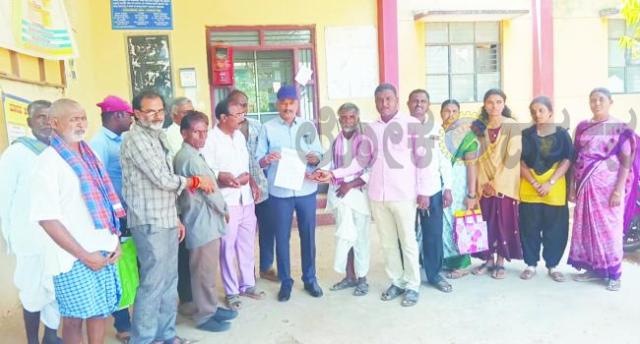 ದೇವಾಲಯದ ಪಾವಿತ್ರ್ಯ ಕಾಪಾಡಲು ಪ್ರೀ-ವೆಡ್ಡಿಂಗ್ ಶೂಟಿಂಗ್‌ಗಳನ್ನು ನಿಷೇದಿಸಿ ಧಾರ್ಮಿಕದತ್ತಿ ಇಲಾಖೆಯ ಸಚಿವರಾದ ರಾಮಲಿಂಗ ರೆಡ್ಡಿಯವರಿಗೆ ಮನವಿ  