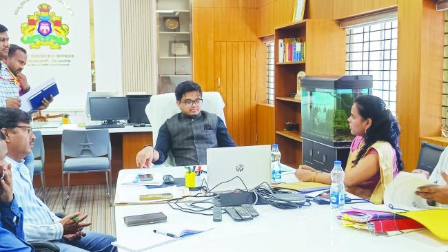 ಗ್ರಾಮೀಣ ಕುಡಿಯುವ ನೀರು ಮತ್ತು ನೈರ್ಮಲ್ಯ ಕುರಿತ ಪ್ರಗತಿ ಪರೀಶೀಲನಾ ಸಭೆಯಲ್ಲಿ ಜಿ ಪಂ.ಸಿಇಒ ಸೂಚನೆ   