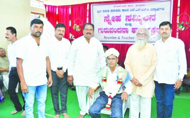 ಕೆ ಆರ್ ಎಚ್ ಶಿಕ್ಷಣ ಸಂಸ್ಥೆ ಘಟಪ್ರಭಾದಲ್ಲಿ ಗಣ್ಯರ ಸನ್ಮಾನ