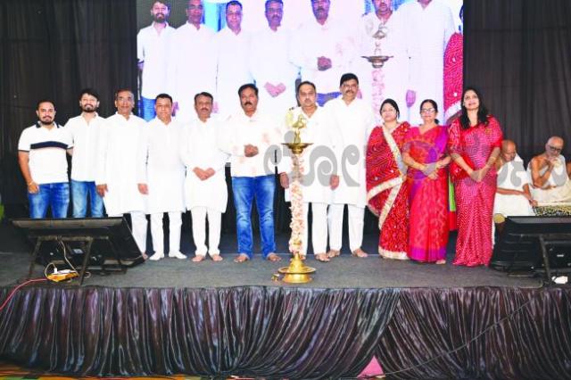 ಮಕ್ಕಳಿಗೆ ಶಿಕ್ಷಣ ಜೊತೆ ಸಂಸ್ಕಾರ ನೀಡುವುದು ಇಂದಿನ ಅಗತ್ಯ - ಆರ್ಯಶೇಖರ ಶ್ರೀಗಳು 