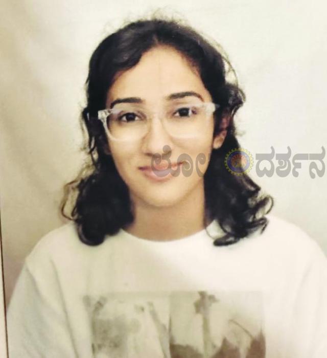 ಧ್ವನಿ ಸಂತೋಷ ಕುಲಕರ್ಣಿ 600ಕ್ಕೆ 599ಅಂಕ 