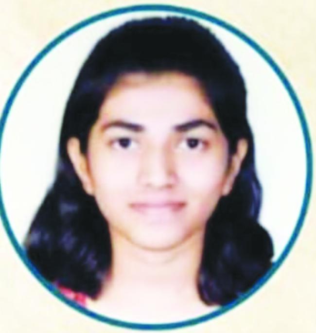 ಪಿ ಯು ವಾಣಿಜ್ಯ ಪರೀಕ್ಷೆಯಲ್ಲಿ ದಿವ್ಯಾ ತುಬಚಿ ರಾಜ್ಯಕ್ಕೆ 10 ನೇ ಸ್ಥಾನ