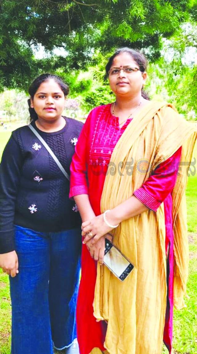 ತಾಯಿ, ಮಗಳು ಒಮ್ಮೆಲೇ ಪಿಯು ತೇರ್ಗಡೆ 