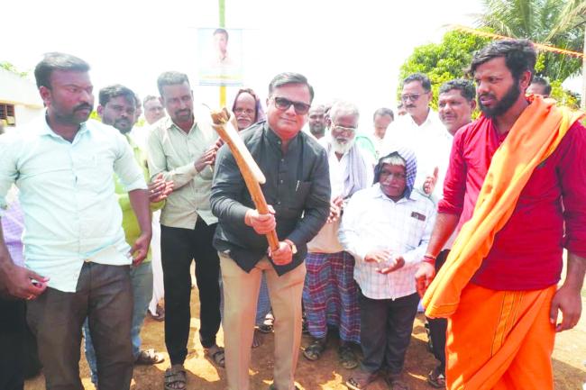   ಅಭಿವೃದ್ಧಿ ಕಾಮಗಾರಿಗಳಿಗೆ ಶ್ರೀನಿವಾಸ ಮಾನೆ ಭೂಮಿಪೂಜೆ  