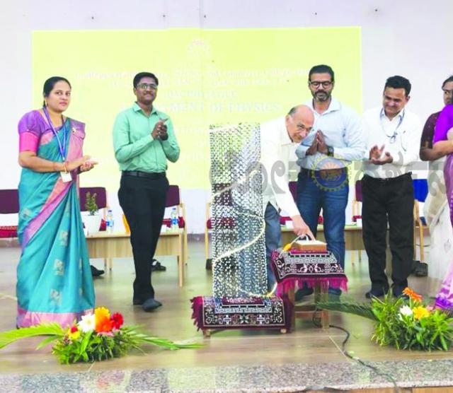 ‘ವೈಜ್ಞಾನಿಕ ಯುಗದಲ್ಲಿ ನ್ಯಾನೋ ವಿಜ್ಞಾನದ ಸಂಶೋಧನೆ ಮಹತ್ವವಾದದ್ದು’ 