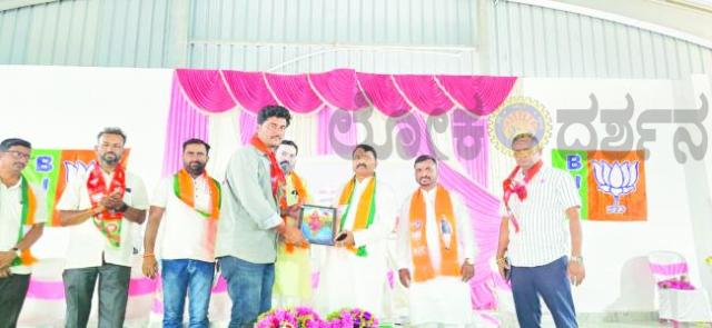 ’ದೇಶದ ಹಿತ ಬಯಸುತ್ತೆ ಬಿಜೆಪಿಕಾಂಗ್ರೆಸ್‌ನಲ್ಲಿ ರಬ್ಬರ್‌ಸ್ಯಾಂಪ್‌ಗಳನ್ನು ಮಾತ್ರ ಮಂತ್ರಿ ಮಾಡ್ತಾರೆ: ಸಂಜಯ