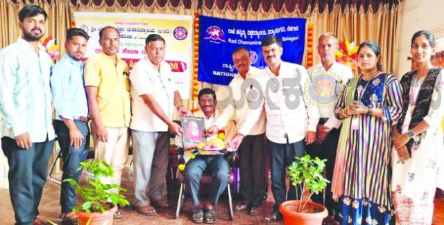 ಶಿಕ್ಷಕರು ಉತ್ತಮ ಸಮಾಜದ ನಿರ್ಮಾಪಕರು: ಸಾಹಿತಿ ಪತ್ತಾರ   