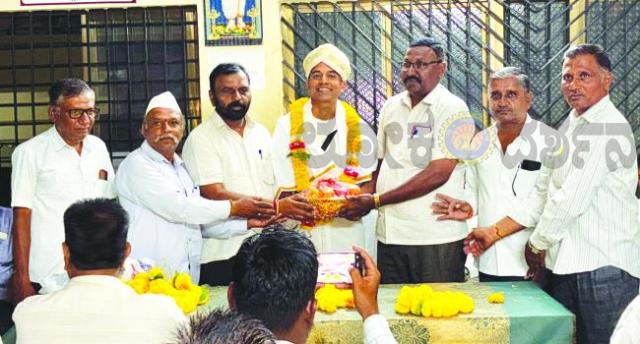 ಎವರೆಸ್ಟ ಶಿಖರ ಹತ್ತುವ ಮೂಲಕ ಅಥಣಿಯ ಗೌರವ ಹೆಚ್ಚಿಸಿದ ನಿಯಾಜಹ್ಮದ  