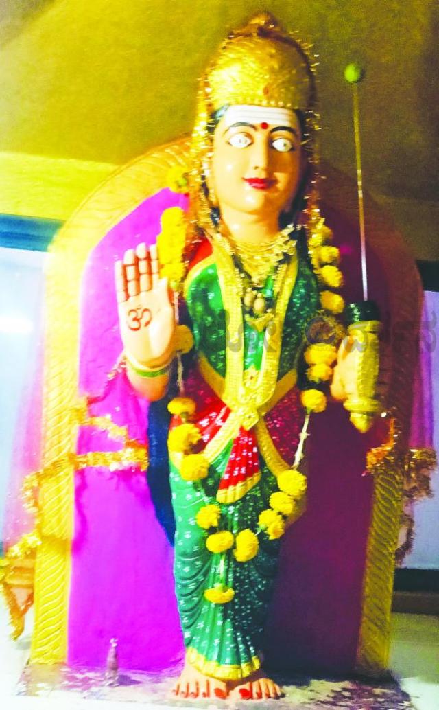 ಲಕ್ಷಾಂತರ ಭಕ್ತರ ಆರಾಧನಾ ಸ್ಥಳವಾದ  ಚಂದ್ರಗಿರಿ ದೇವಿಯ ಯಾತ್ರೆ 