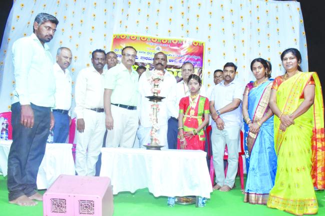 ಕೋಥಳಿವಾಡಿ ಶಾಲೆಯ ವಾರ್ಷಿಕ ಸ್ನೇಹ ಸಮ್ಮೇಳನ   