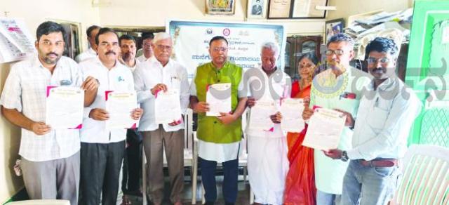 ಕುಷ್ಟಗಿಯಲ್ಲಿ ಮನೆಗೊಂದು ಗ್ರಂಥಾಲಯ ಅನುಷ್ಠಾನ ಕಾರ್ಯಕ್ರಮಕ್ಕೆ ಚಾಲನೆ  