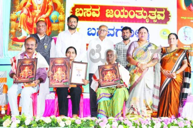 ಬಸವಣ್ಣನವರು ಅಕ್ಷರಶಃ ಸಾಂಸ್ಕೃತಿಕ ನಾಯಕ: ಹೇಮಲತಾ ನಾಯಕ 