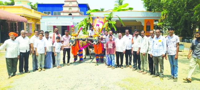 ವಿಶ್ವ ಗುರು ಜಗಜ್ಯೋತಿ ಬಸವೇಶ್ವರರ ಭಾವ ಚಿತ್ರದ ಮೆರವಣಿಗೆ 