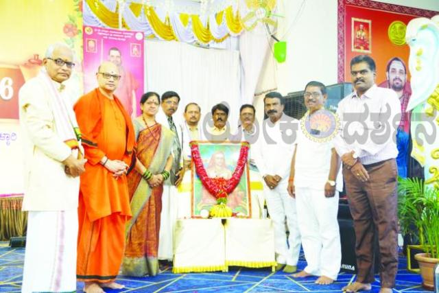 ಲಿಡ್ಕರ್ ಅಧ್ಯಕ್ಷ ಮುಂಡರಗಿ ನಾಗರಾಜ ಅಭಿಮತ ಹಿಂದೂ ಧರ್ಮ ಪುನರುಜ್ಜೀವನಗೊಳಿಸಿದ ಆಧ್ಯಾತ್ಮ ಆದಿ ಶಂಕರಾಚಾರ್ಯರು 