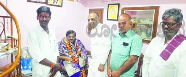 ಕನ್ನೋಳ್ಳಿ ಶ್ರೀಗಳ ಭೇಟಿ ಮಾಡಿ ಆಶೀರ್ವಾದ ಪಡೆದ ಶಾಸಕ ರಾಜುಗೌಡ 