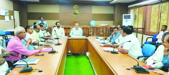 ಅಶಿಸ್ತು ಮುಂದುವರೆಸಿದರೆ ಅಧಿಕಾರಿಗಳು, ಸಿಬ್ಬಂದಿ ಮೇಲೆ ಕ್ರಮ: ಜಿಲ್ಲಾಧಿಕಾರಿ ಡಾ.ಸುರೇಶ ಬಿ.ಇಟ್ನಾಳ ಎಚ್ಚರಿಕೆ 