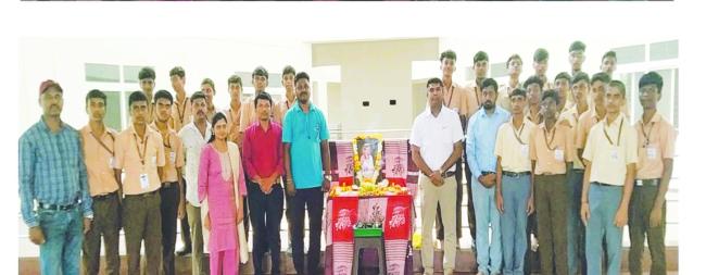 ಜಗಜ್ಯೋತಿ ಬಸವಣ್ಣನವರ ಜಯಂತಿಯನ್ನು ಅವರ ಭಾವಚಿತ್ರಕ್ಕೆ ಪುಷ್ಪಚರಣೆ