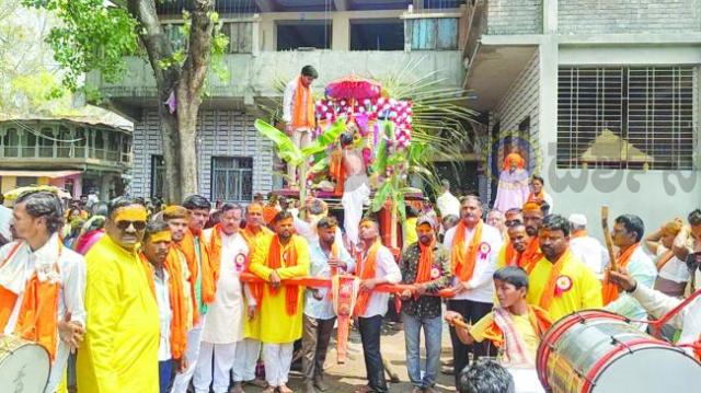 ದುರ್ಗಾದೇವಿ ಮೂರ್ತಿಯ ಭವ್ಯ ಮೆರವಣಿಗೆ  