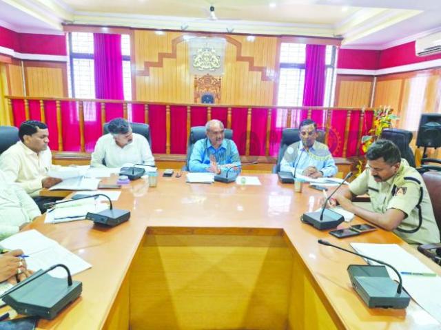 ಕುಡಿಯುವ ನೀರಿನ ಪೂರೈಕೆಗೆ ಪ್ರಥಮಾದ್ಯತೆ ನೀಡಿ: ಜಿಲ್ಲಾಧಿಕಾರಿ ಸಿ.ಎನ್‌.ಶ್ರೀಧರ್  