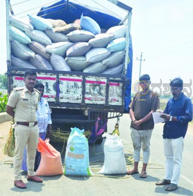 ಅಕ್ರಮವಾಗಿ ಪಡಿತರ ಅಕ್ಕಿ ಸಾಗಾಣೆ ಮೇಲೆ ಪೊಲೀಸರ ದಾಳಿ ಅಕ್ಕಿ ವಶ  