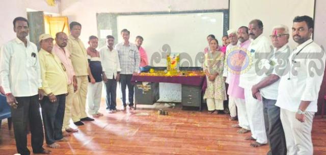 ದಾರ್ಶನಿಕರ ಬದುಕು ನಮಗೆ ದಾರಿ ದೀಪ: ಯಡ್ರಾಮಿ  