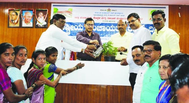 ಸಾರ್ಥಕ ರಾಷ್ಟ್ರೀಯ ಪಂಚಾಯತ್ ರಾಜ್ ದಿನ ಆಚರಣೆ : ಗ್ರಾಮಾಭಿವೃದ್ಧಿ, ಸ್ವಾಯತ್ತತೆ ರೂಪಿಸುವ ಮೂಲಕ ಗ್ರಾಮೀಣ ಸಬಲೀಕರಣಕ್ಕೆ ಉತ್ತೇಜನ  