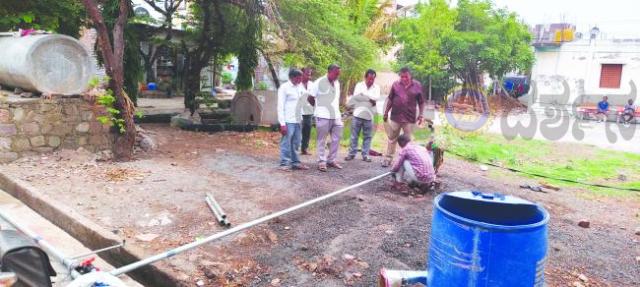 ಜೀವ ಜಲ ಒದಗಿಸದೆ ಜನರ ಜೀವನದ ಜೊತೆ ಆಟವಾಡುತ್ತಿರುವ ಅಧಿಕಾರಿಗಳು: ಶೇಖರ್ ಅಂಗಡಿ ಆಕ್ರೋಶ 