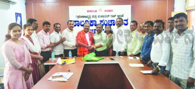 ಅಭಿವೃದ್ಧಿ ಅಧಿಕಾರಿಗಳ ಸಂಘಕ್ಕೆ ನೂತನ ತಾಲೂಕ ಅಧ್ಯಕ್ಷರಾಗಿ ಮಹೇಶ ದೇವರವರ ಅವಿರೋಧವಾಗಿ ಆಯ್ಕೆ 