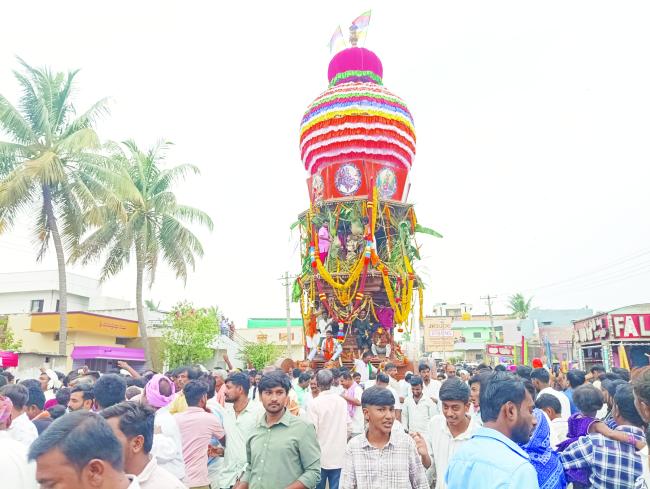 ಸಹಸ್ರ ಭಕ್ತರ ಸಂಭ್ರಮದೊಂದಿಗೆ ನಡೆದ ಶ್ರೀ ಸೋಮನಾಥನ ಮಹಾರಥೋತ್ಸವ  