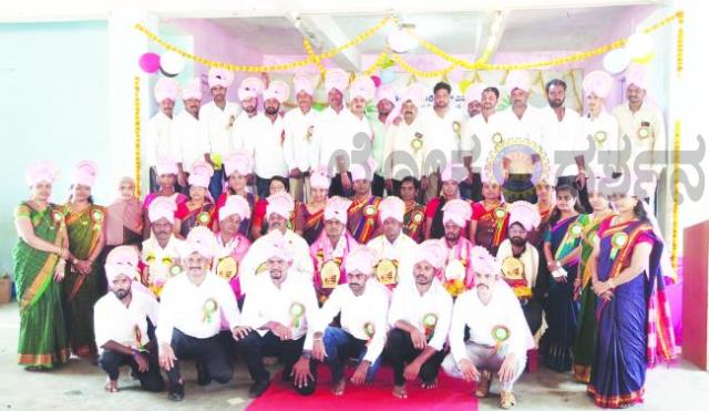 ಶಿಂದಿಕುರಬೇಟ ಮಾಧ್ಯಮಿಕ ಶಾಲೆಯ ವಿದ್ಯಾರ್ಥಿಗಳ ಗುರುವಂದನಾ ಕಾರ್ಯಕ್ರಮ  