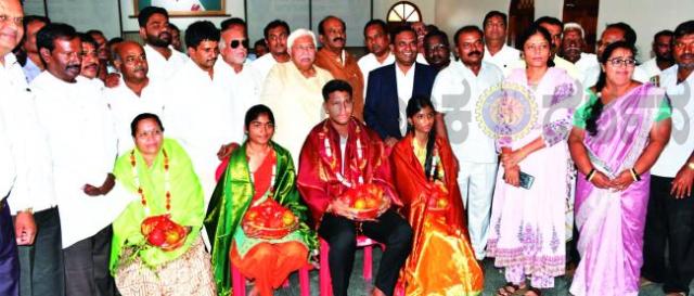 ಎಸ್‌ಎಸ್‌ಎಲ್ಸಿ ಸಾಧಕರಿಗೆ ಸನ್ಮಾನ: “ಬಡತನ ಸಾಧನೆಗೆ ಅಡ್ಡಿಯಲ್ಲ” ಹಿ ಸಚಿವ ಎಚ್‌.ಕೆ. ಪಾಟೀಲ 