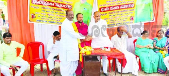 ಮುಖಂಡ ರುದ್ರಗೌಡರಿಗೆ ಶಾಸಕರಿಂದ ಸನ್ಮಾನ