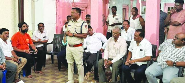 ಗ್ರಾಮದೇವಿ ಜಾತ್ರೆಯಲ್ಲಿ ಶಾಂತಿ-ಸುವ್ಯವಸ್ಥೆ ಕಾಪಾಡಿ: ಡಿವೈಎಸ್ಪಿ ಚಿದಂಬರ ಮಡಿವಾಳ 