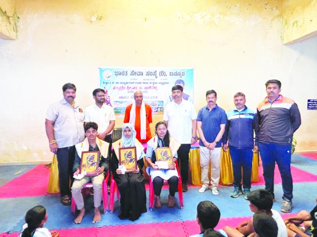 ಪರಿಶ್ರಮ ಮತ್ತು ಶ್ರಮವೇ ಯಶಸ್ಸಿನ ಗುಟ್ಟು : ದುಂಡಿಗೌಡ್ರ 